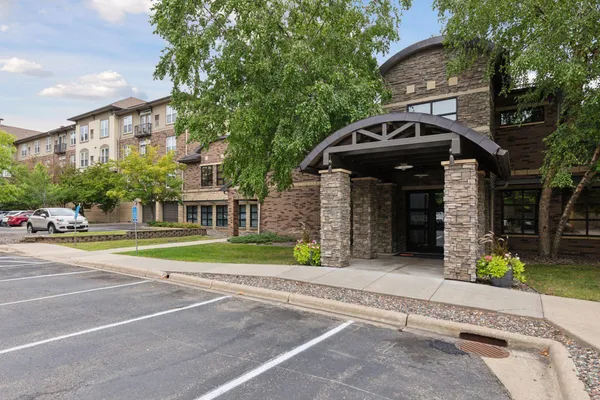 $194,900 | 13560 Technology Dr., Unit 1104, Eden Prairie, MN 55344