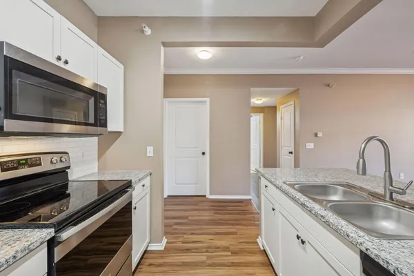 $194,900 | 13560 Technology Dr., Unit 1104, Eden Prairie, MN 55344