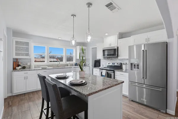 $580,000 | 13040 Tomlynn, Atascosa, TX 78002