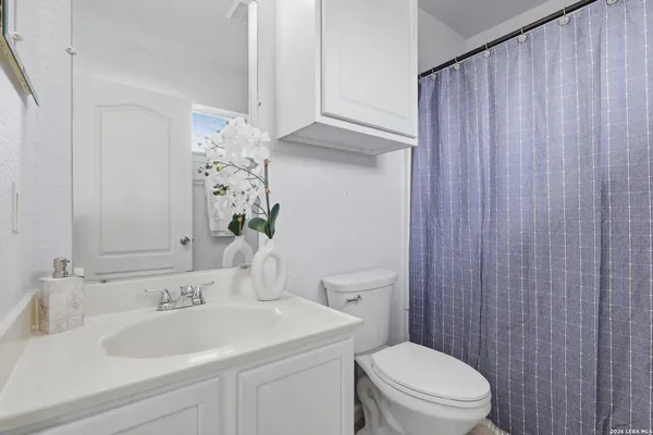 $580,000 | 13040 Tomlynn, Atascosa, TX 78002