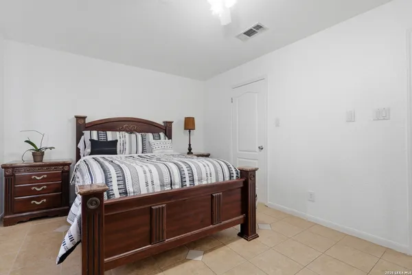 $569,999 | 13040 Tomlynn, Atascosa, TX 78002