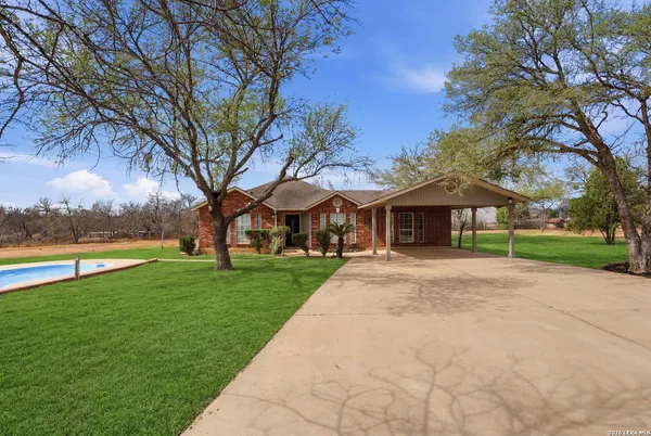 $580,000 | 13040 Tomlynn, Atascosa, TX 78002