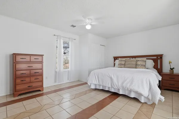 $569,999 | 13040 Tomlynn, Atascosa, TX 78002