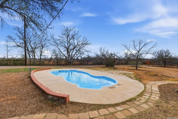 $580,000 | 13040 Tomlynn, Atascosa, TX 78002