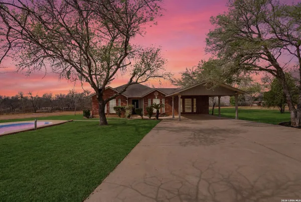 $569,999 | 13040 Tomlynn, Atascosa, TX 78002