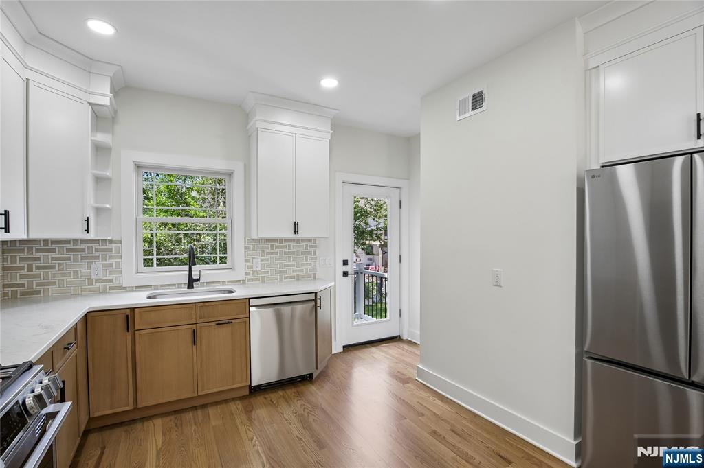 318 East Halsey Road Parsippany, NJ 07054 - Photo 13 of 38