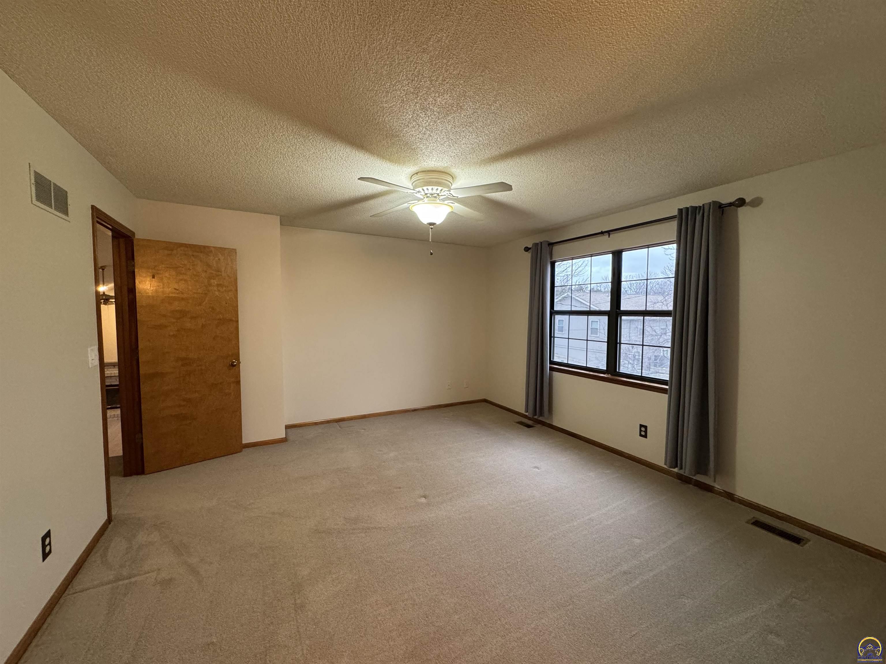 6316 Southwest 27th Street Topeka, KS 66614 - Photo 9 of 15