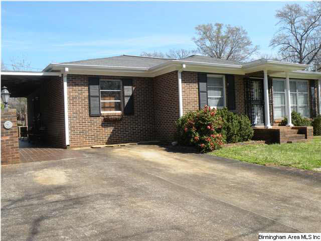 902 Hickory Street West Sylacauga, AL 35150 - Photo 2 of 15