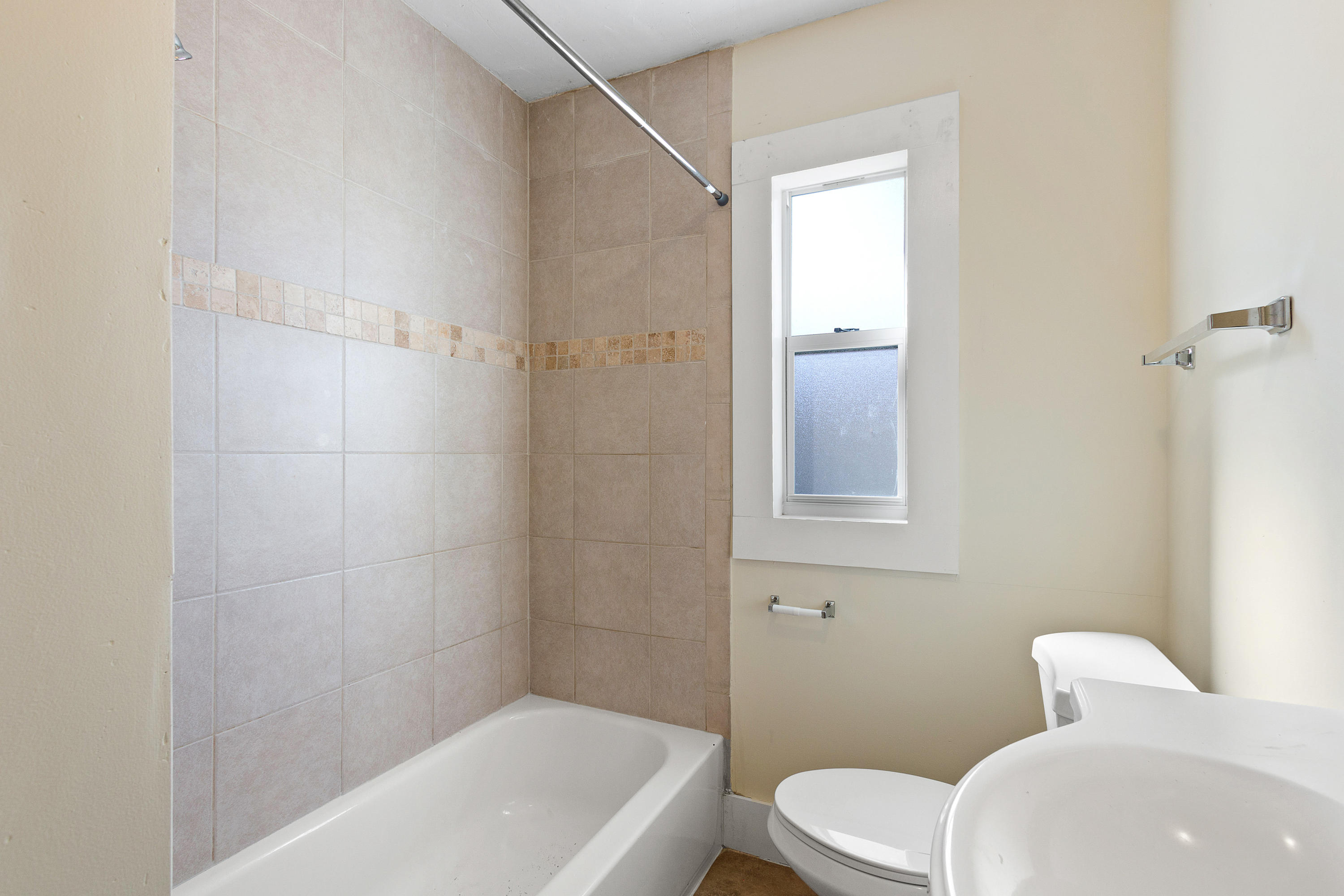 534 Hampton Road West Palm Beach, FL 33405 - Photo 17 of 29 a bathroom with a toilet and shower