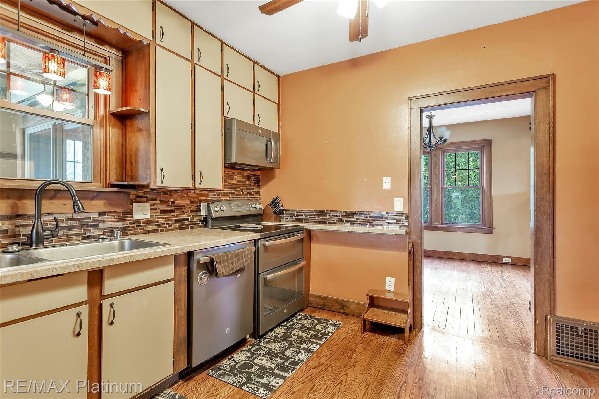 5383 Faussett Road Howell, MI 48855 - Photo 15 of 48 5383-Faussett-Road-WindowStill-Real-Estate-Photography-19.jpg