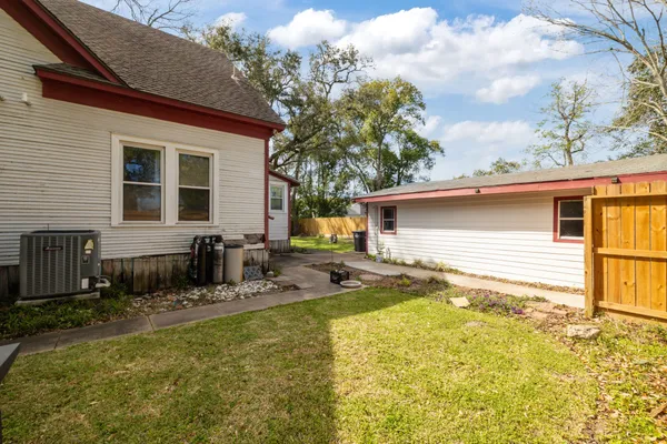 $285,000 | 602 West Sealy Street, Alvin, TX 77511