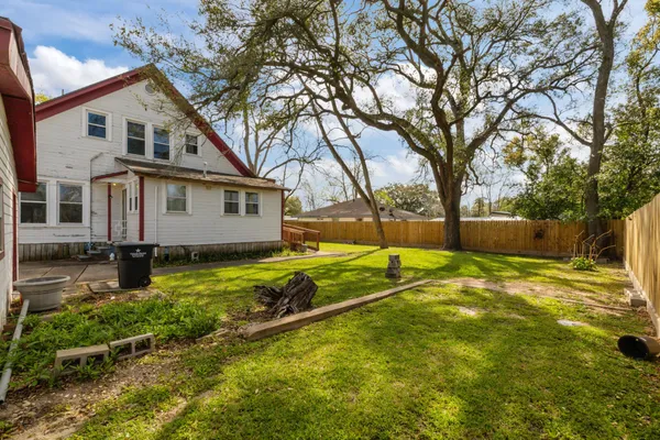 $285,000 | 602 West Sealy Street, Alvin, TX 77511