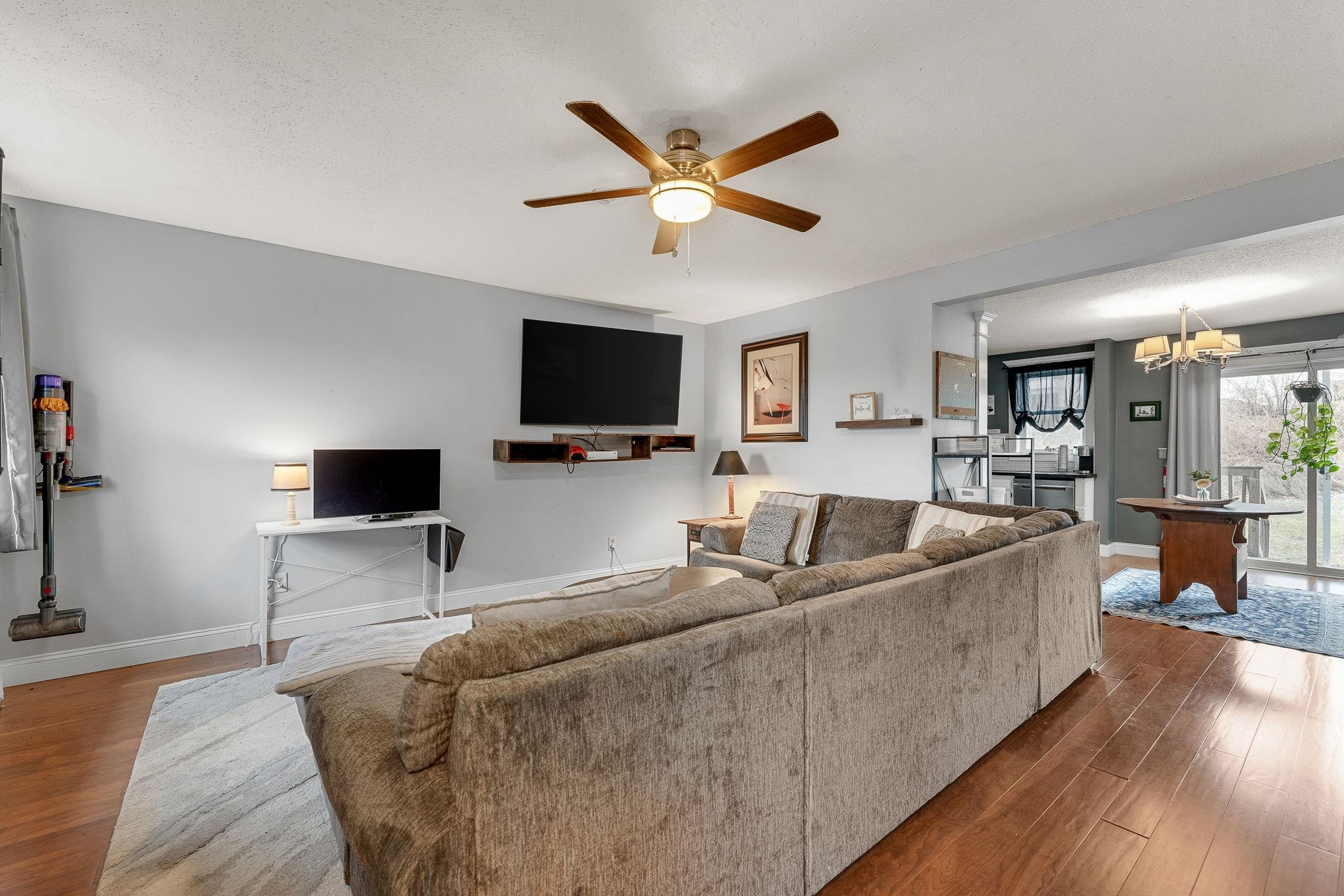 13 Cherry Tree Court St. Albans, VT 05478 - Photo 4 of 29