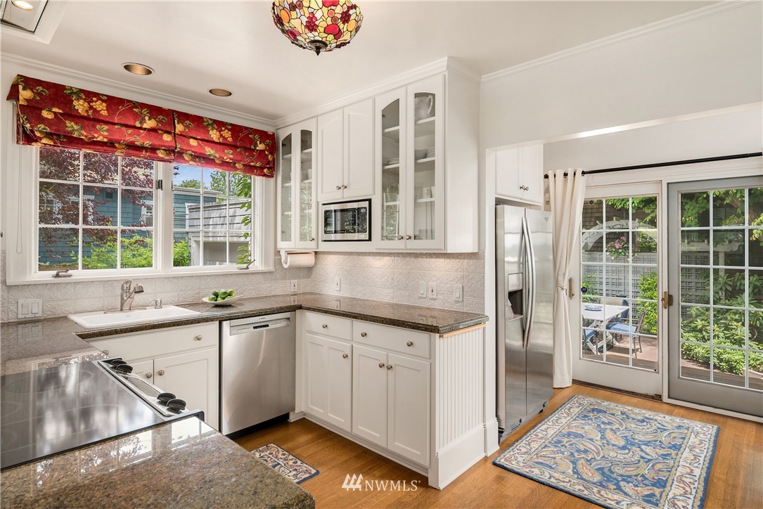 1508 East Howe Street Seattle, WA 98112 - Photo 11 of 22