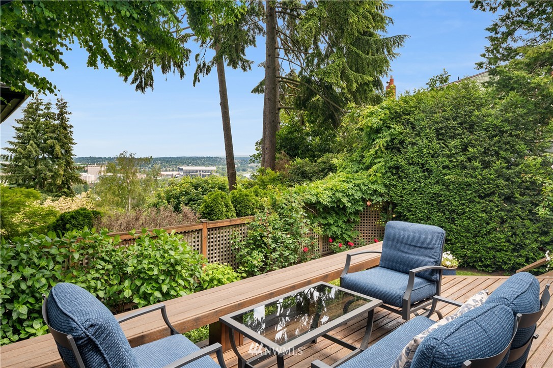 1508 East Howe Street Seattle, WA 98112 - Photo 3 of 22