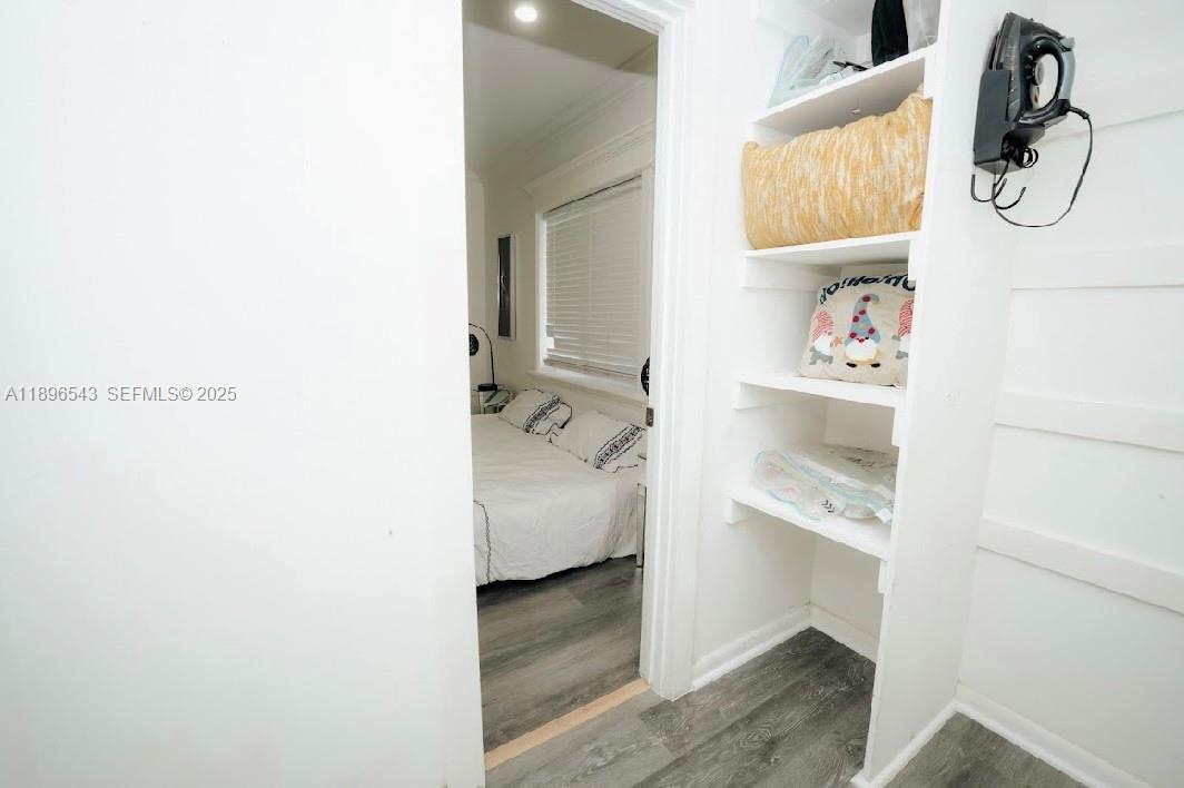 867 Northwest 4th Avenue Homestead, FL 33030 - Photo 8 of 17 a en suite bathroom with a sink