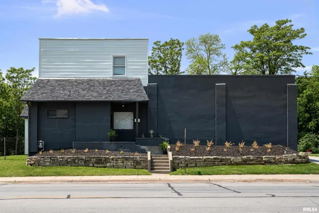 $545,000 | 2400 24th Street, Rock Island, IL 61201