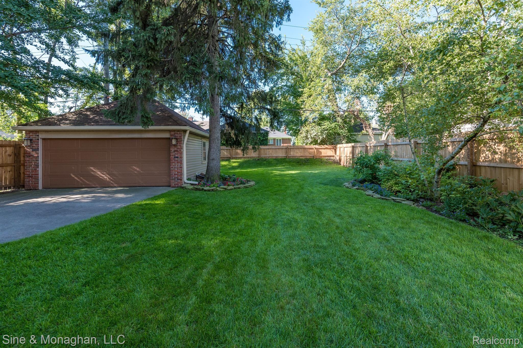 429 Maison Road Grosse Pointe, MI 48236 - Photo 34 of 40 DSC_8882.jpg