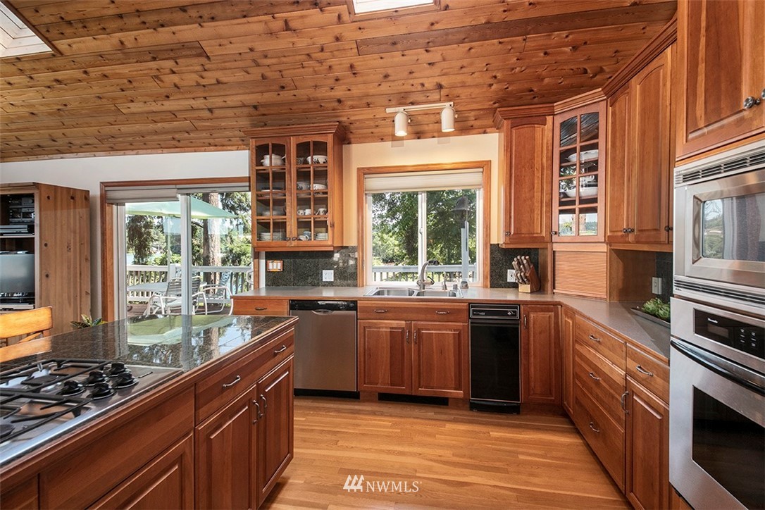 5279 Bercot Road Freeland, WA 98249 - Photo 13 of 37 Gallery Image 13
