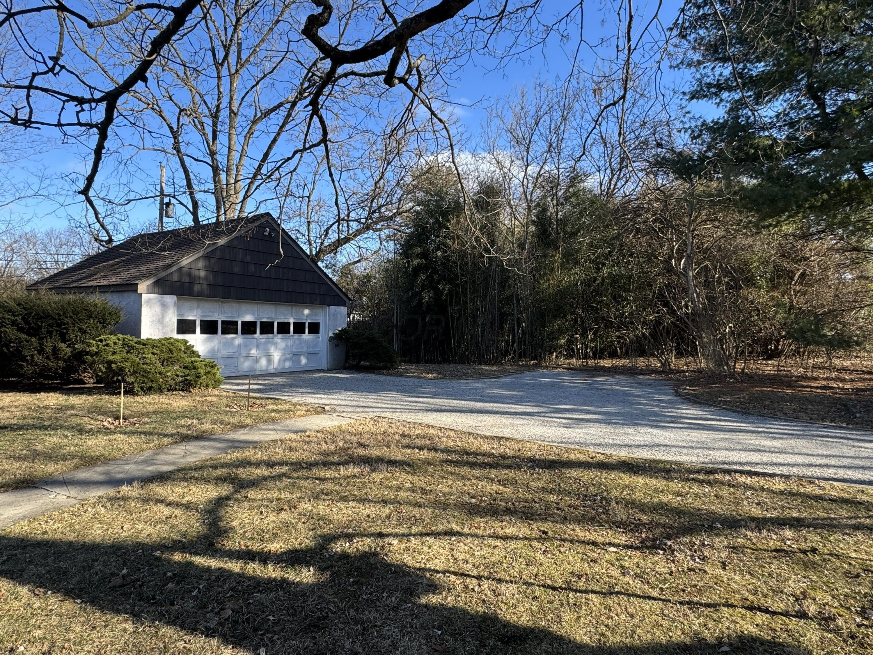 2272 Fishinger Road Columbus, OH 43220 - Photo 6 of 34 Garage and Turnaround