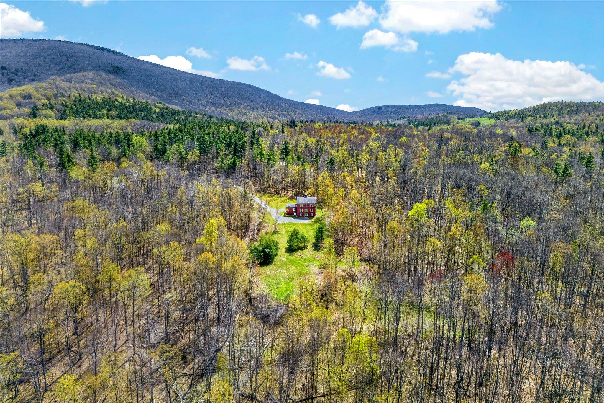 142 Schenkar Road Pownal, VT 05261 - Photo 5 of 60