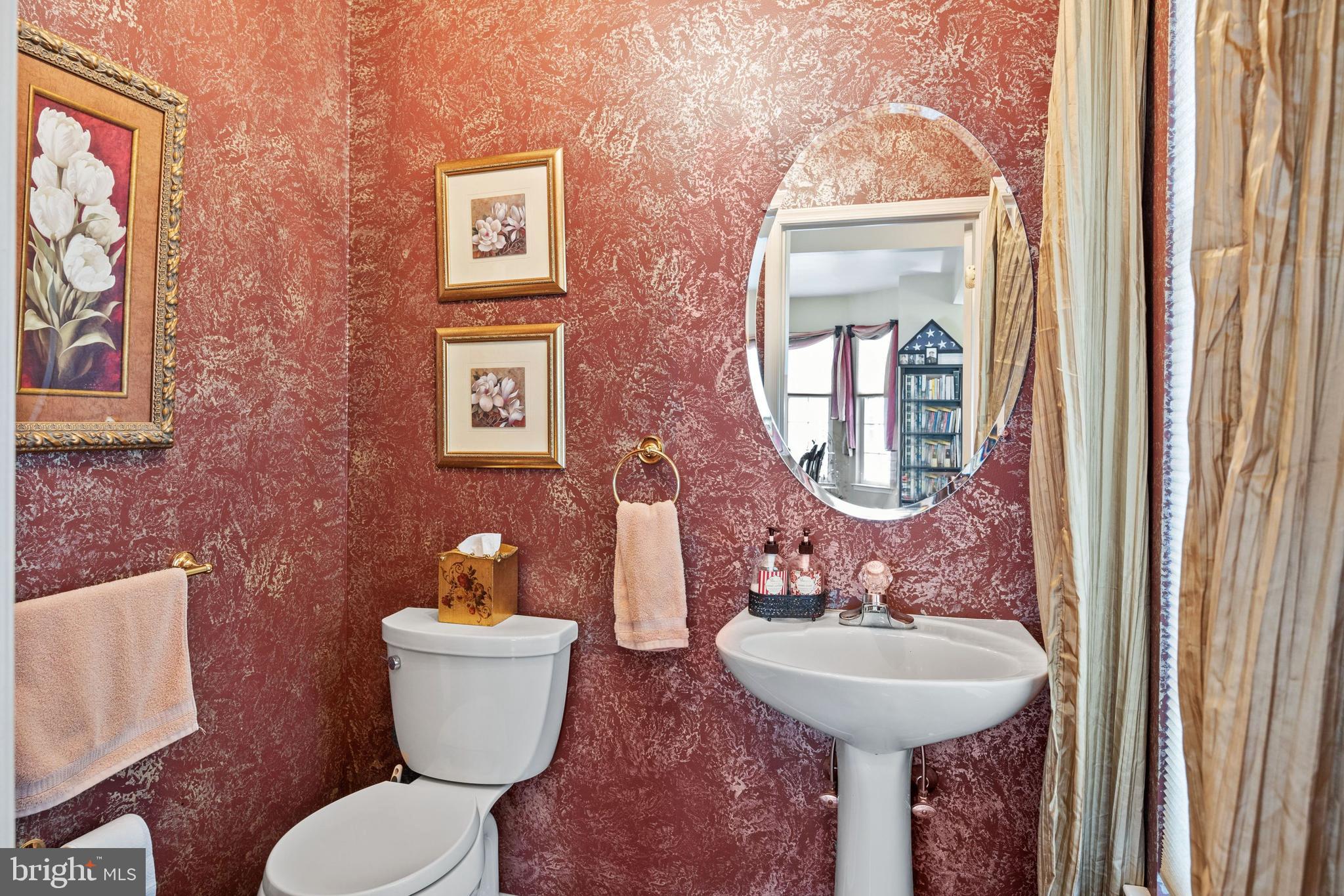 24 Valentine Road Ivyland, PA 18974 - Photo 38 of 41 Powder Room