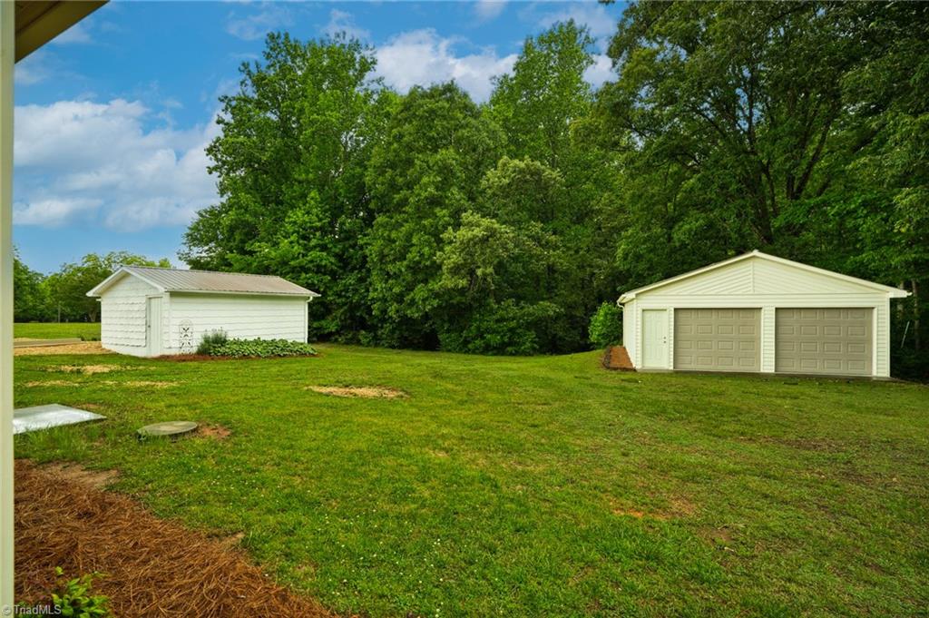 2475 Rowe Road Lexington, NC 27295 - Photo 4 of 40