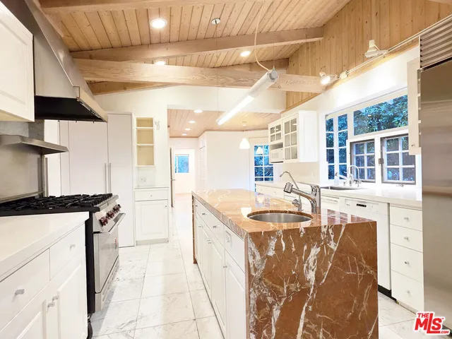 $12,000 | 4031 Hollyline Avenue, Sherman Oaks, CA 91423