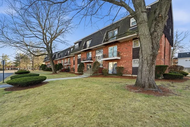 $284,400 | 5 Pilgrim Circle, Unit C, Methuen, MA 01844