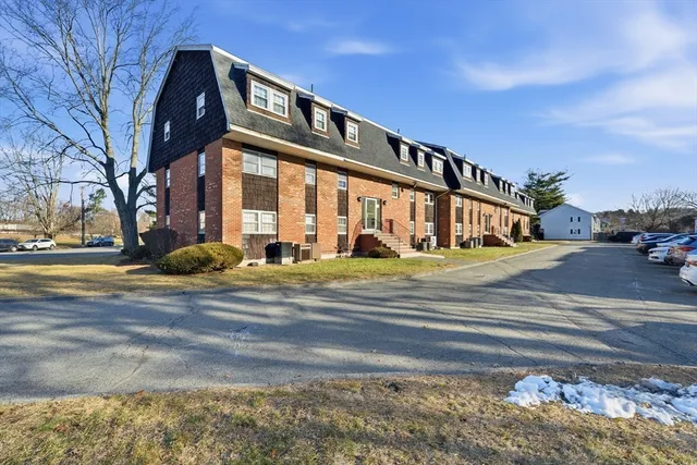 $284,400 | 5 Pilgrim Circle, Unit C, Methuen, MA 01844
