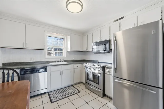 $284,400 | 5 Pilgrim Circle, Unit C, Methuen, MA 01844