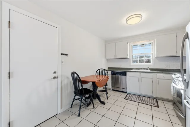 $284,400 | 5 Pilgrim Circle, Unit C, Methuen, MA 01844