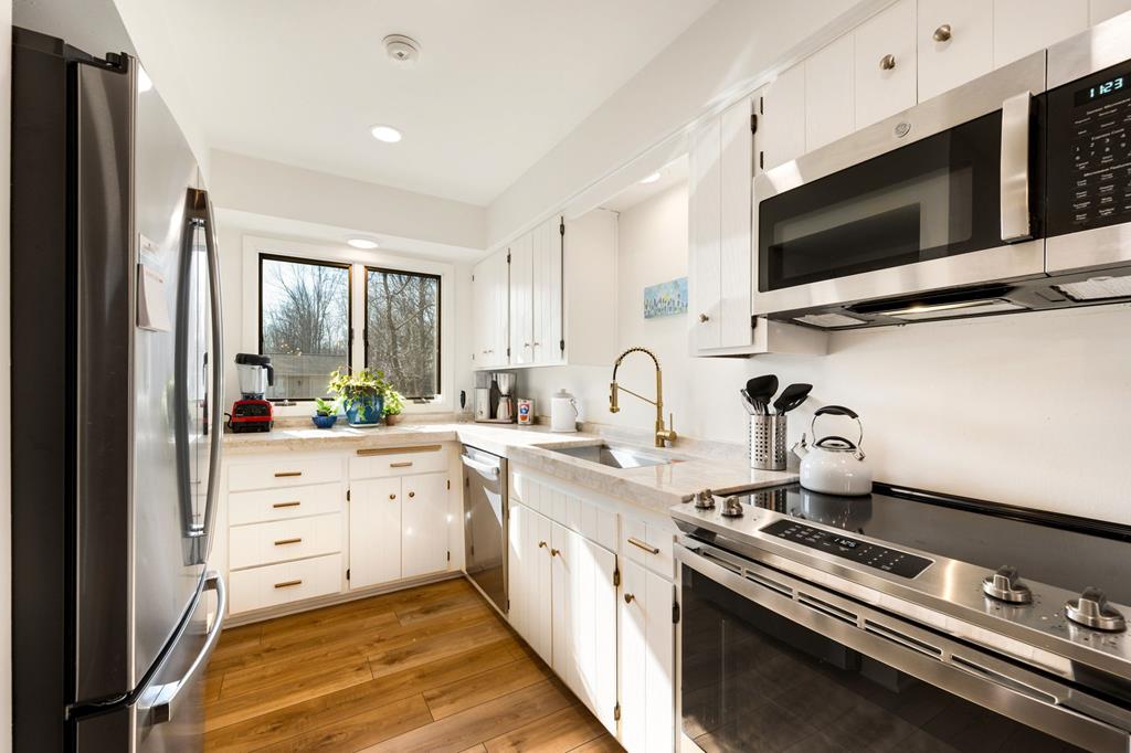 7544 Bluff Pass Road, Unit 21 Egg Harbor, WI 54209 - Photo 8 of 37