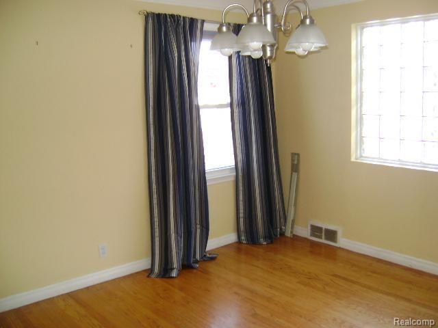 405 Lothrop Road Grosse Pointe, MI 48236 - Photo 8 of 13 BED