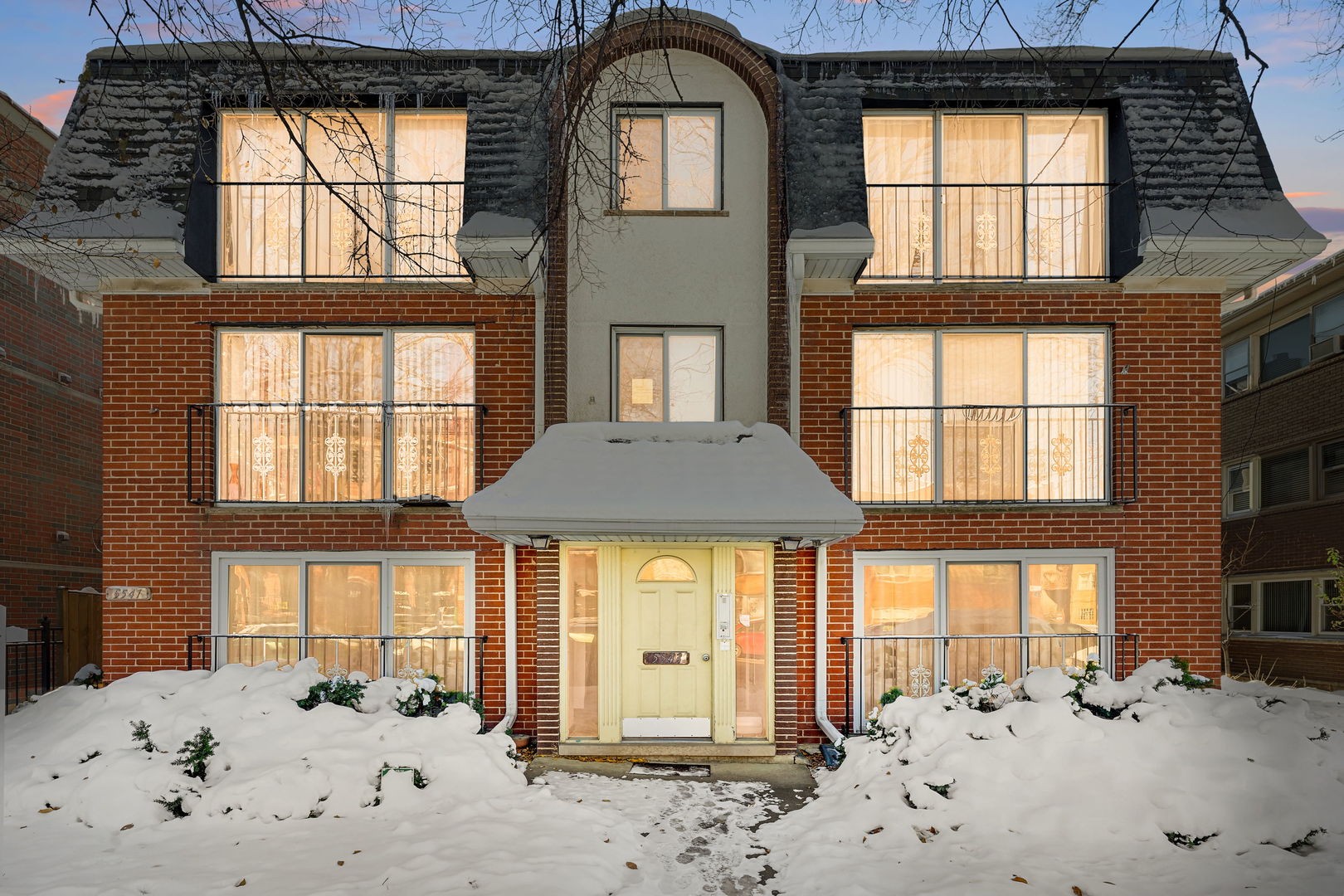 5543 West Higgins Avenue, Unit 1 Chicago, IL 60630 - Photo 2 of 21 a view of a living room and a window