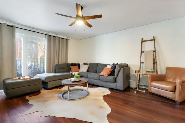 $329,000 | 5543 West Higgins Avenue, Unit 1, Chicago, IL 60630