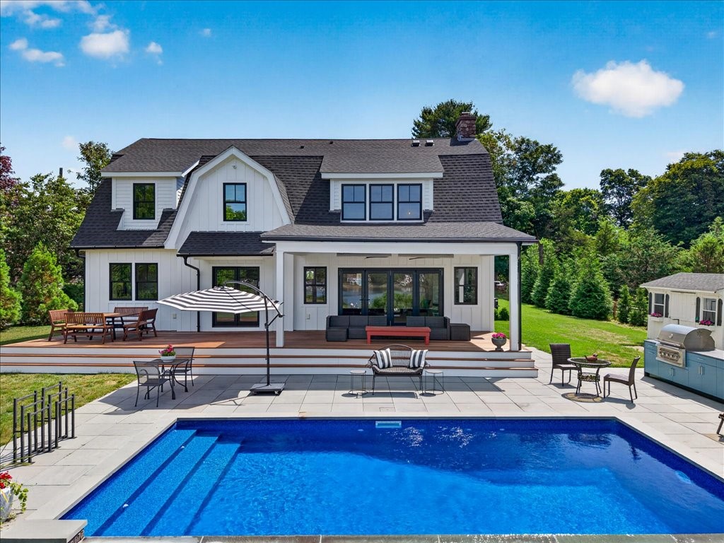34 Lanphere Road Westerly, RI 02891 - Photo 15 of 39