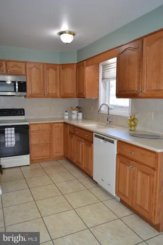 $424,900 | 409 Melvin Drive, Brookhaven, PA 19015