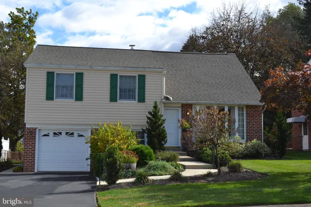 $424,900 | 409 Melvin Drive, Brookhaven, PA 19015