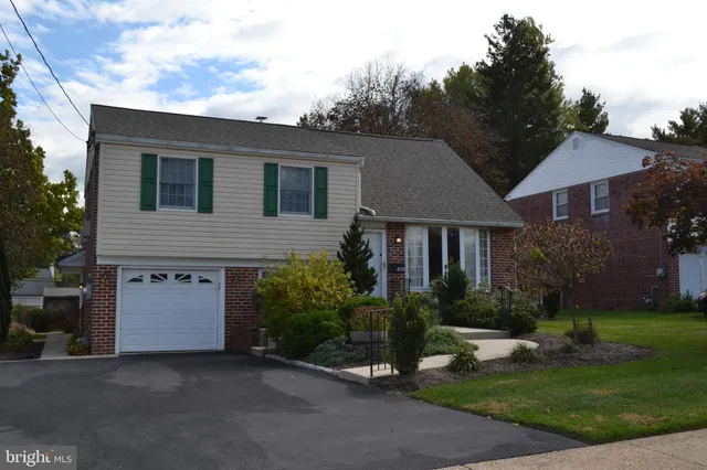 $424,900 | 409 Melvin Drive, Brookhaven, PA 19015