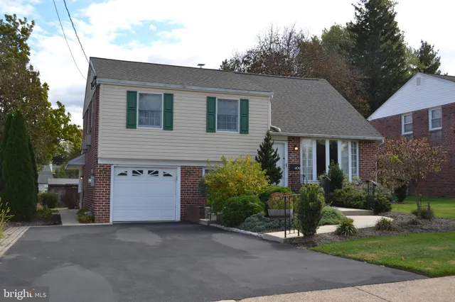 $424,900 | 409 Melvin Drive, Brookhaven, PA 19015