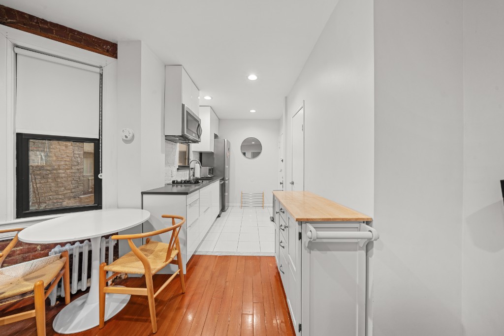175 Bleecker Street, Unit 11 Manhattan, NY 10012 - Photo 7 of 14 Photo 7