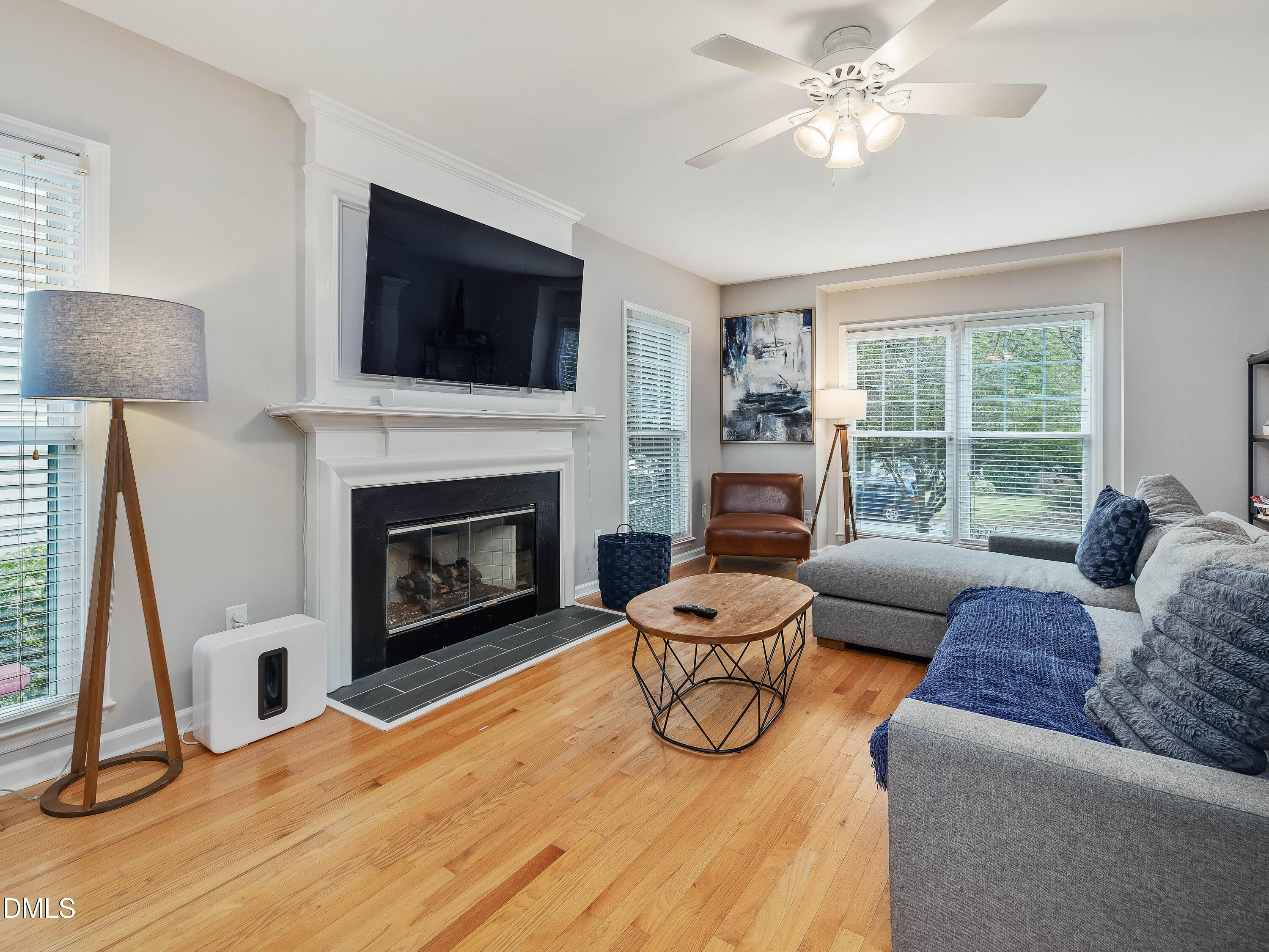 09-Living Room