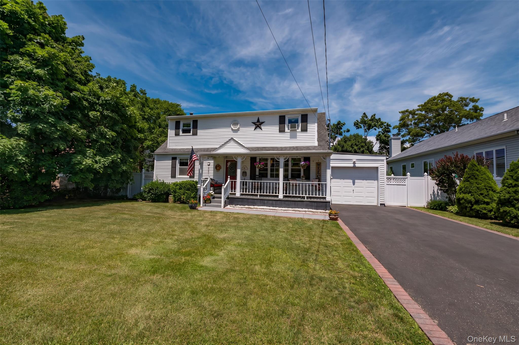 11 Spruce Street Islip, NY 11751 - Photo 2 of 36