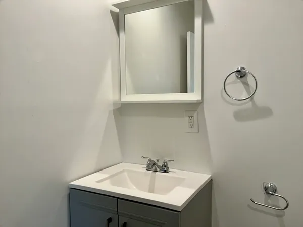 $2,050 | 613 Millcreek Lane, Leander, TX 78641