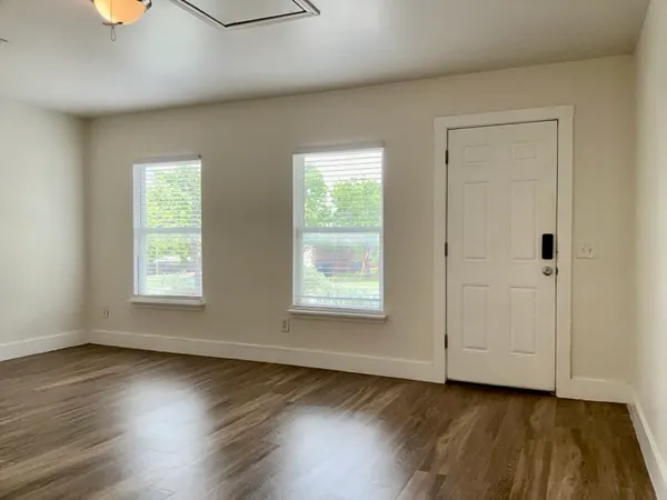 $2,050 | 613 Millcreek Lane, Leander, TX 78641