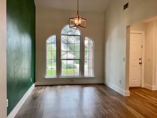 $2,050 | 613 Millcreek Lane, Leander, TX 78641