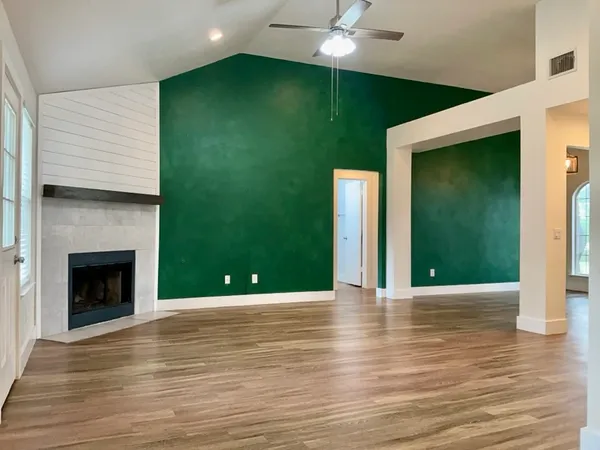 $2,050 | 613 Millcreek Lane, Leander, TX 78641