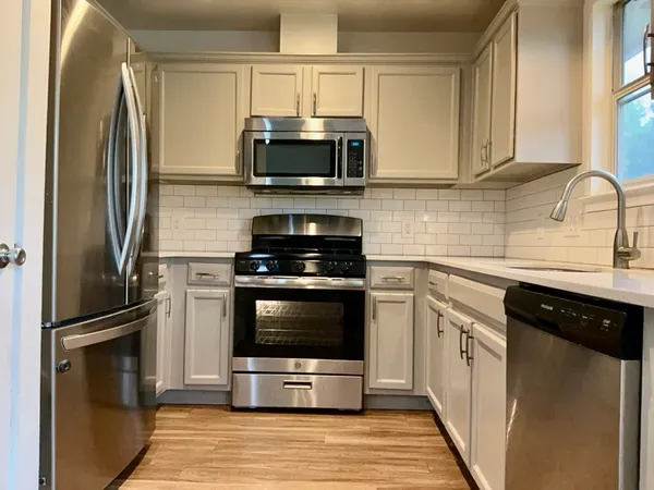 $2,050 | 613 Millcreek Lane, Leander, TX 78641