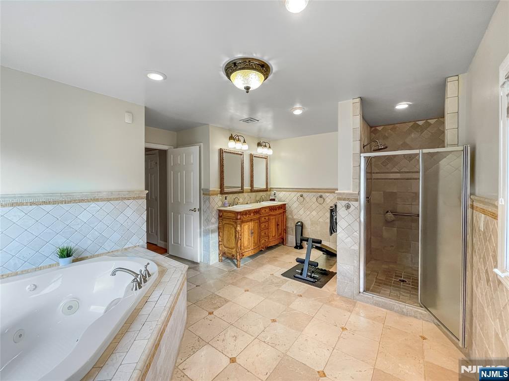 445 Nevada Street Paramus, NJ 07652 - Photo 41 of 50